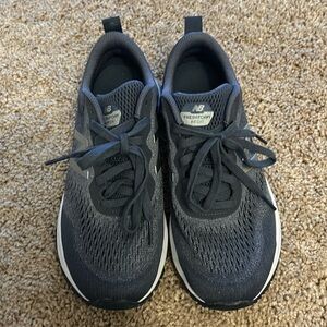New Balance Gym Shoes. Widarisn fresh foam. Barely used - Slip & Oil Resistant